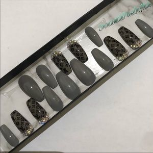 Authentic custom press on nails